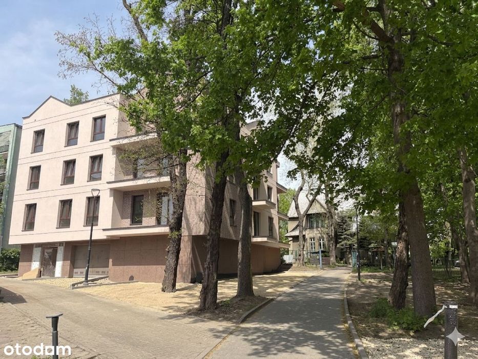 W pięknym otoczeniu zieleni/nad rzeką/cisza/ garaż/ parking/podłogówka