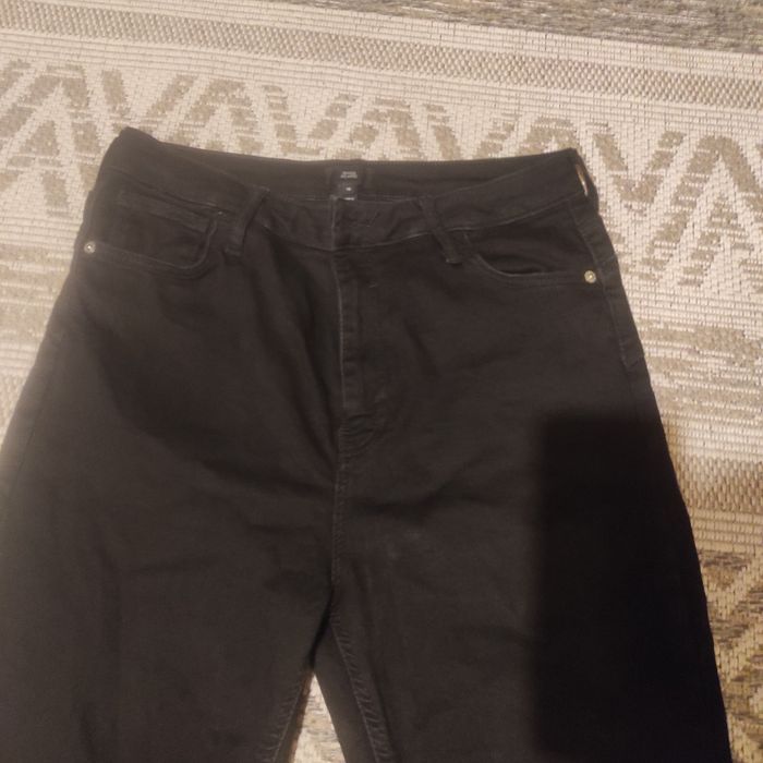 Spodnie River Island