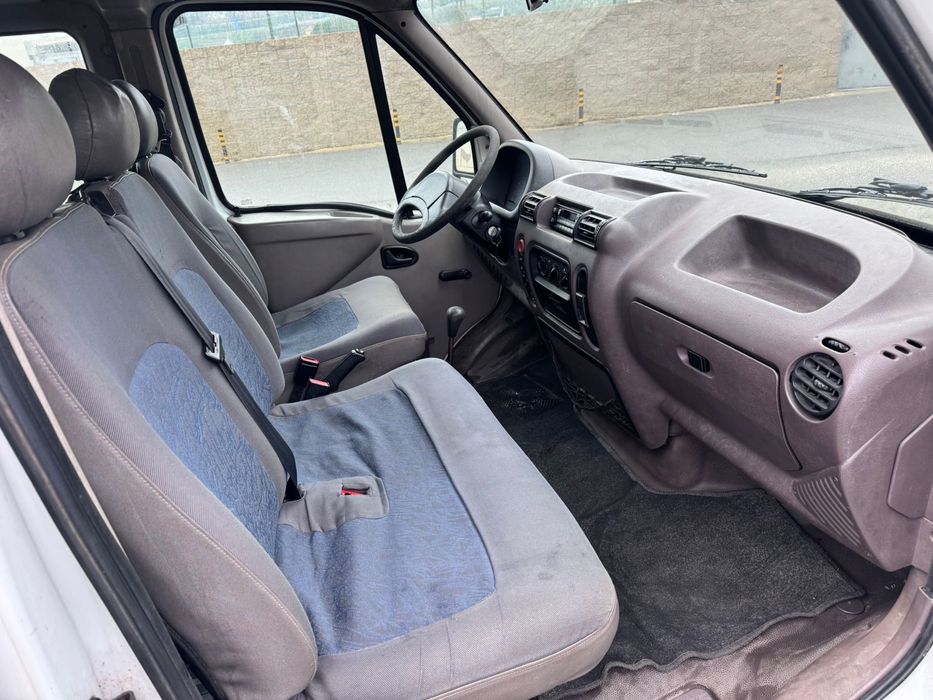 Renault Master  -  9 Lugares
