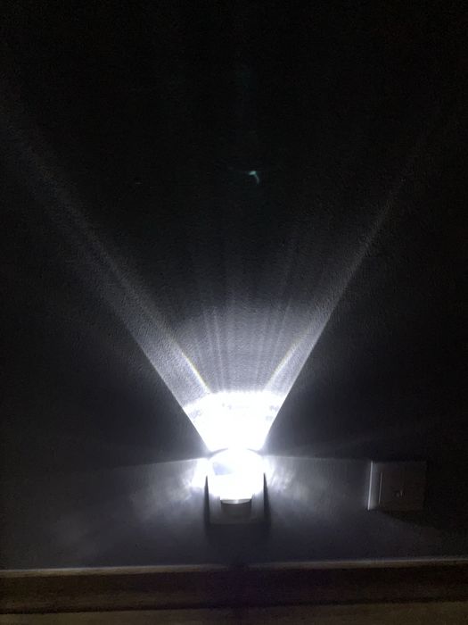 Luz de Presença e Orientação - Saro