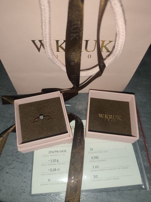 Pierścionek zaręczynowy z brylantem 585