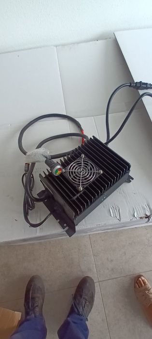 Carregador de 48v 25 A