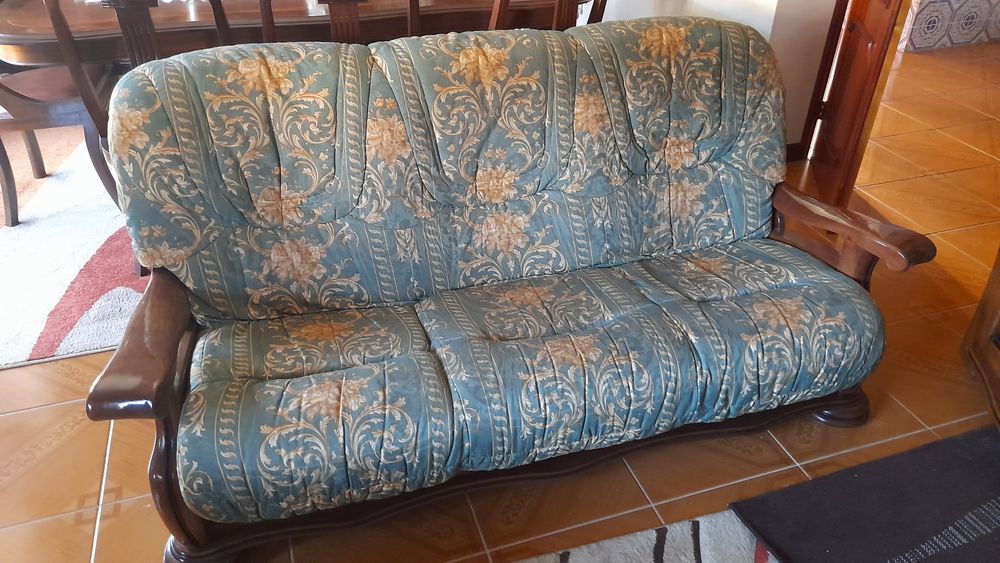 Sofá de 3 lugares + 2 poltronas
