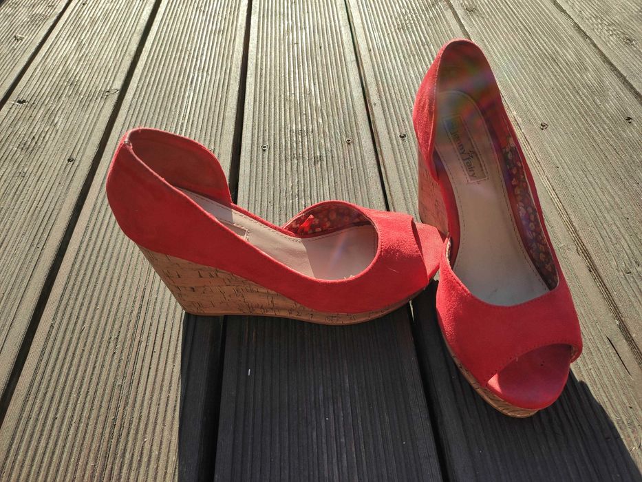 czerwone buty na lato rozm. 37