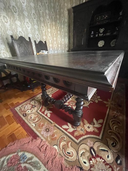 Conjunto de sala de jantar antigo