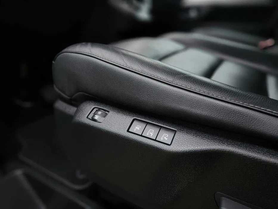 Wynajem busa VIP krótko/długo terminowy Citroen Space Tourer 8-osobowy