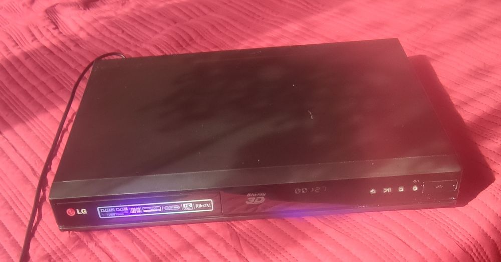 Odtwarzacz Blu-ray/DVD LG