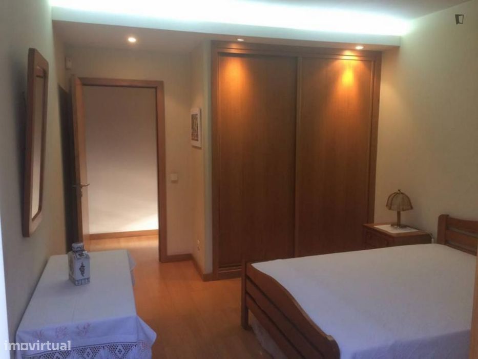 Quarto - localizado em Vila nova de gaia
