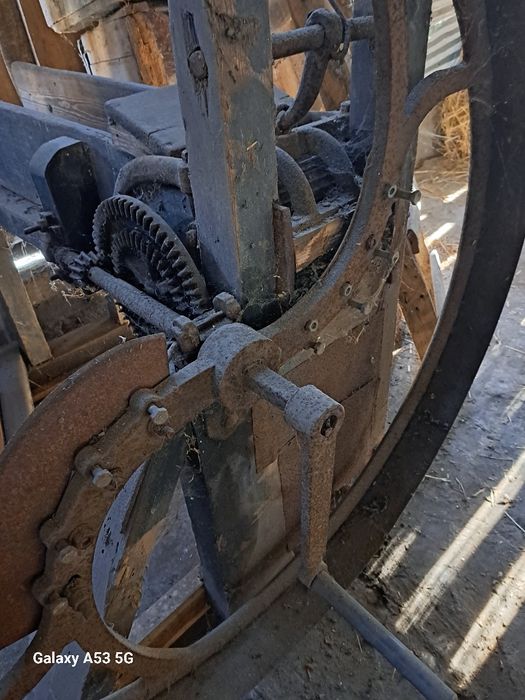 Sieczkarnia ręczna do słomy