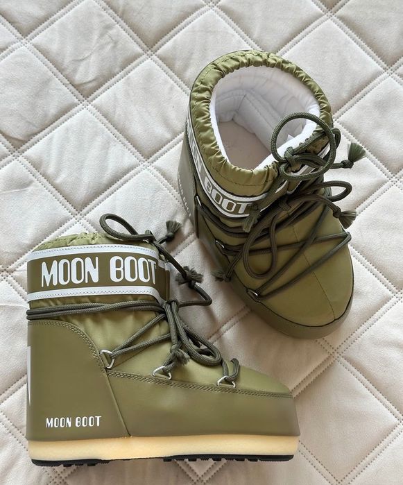 Кроссовки Moon Boot