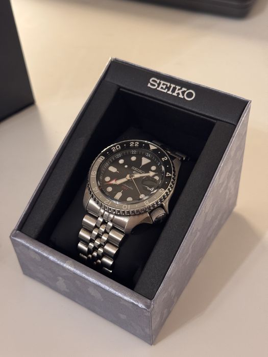 Seiko 5 Sports GMT SSK001K1 Bruce Wayne