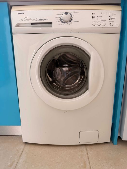 Máquina de Lavar Roupa Zanussi 7kg 1200rpm