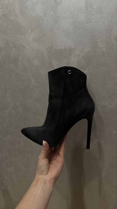 Ботильони з натурального нубуку