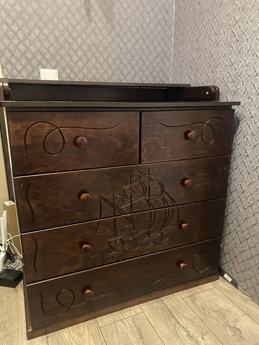 Дитяче ліжко з пеленальним комодом, матрац