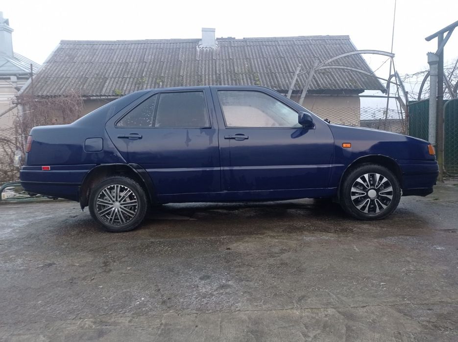 Продам сеат середньому стані