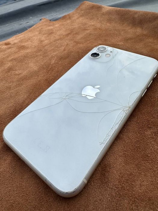 Apple Iphone 11 white