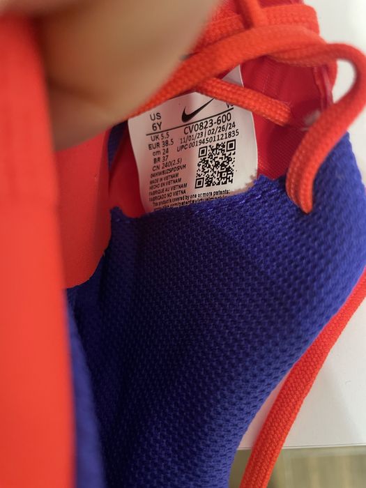 Sprzedam nowe korki Nike r. 38,5 oryginalne