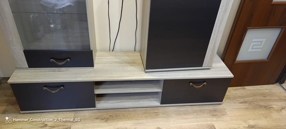 Szafka rtv komoda z szybą