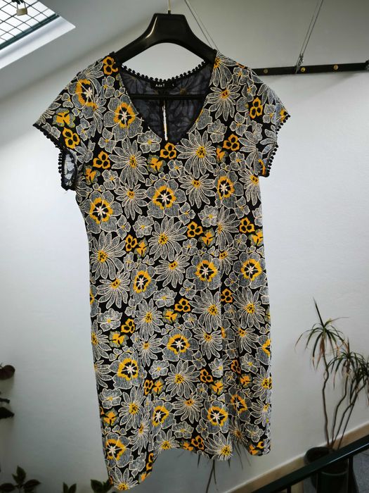 Roupa semi usada