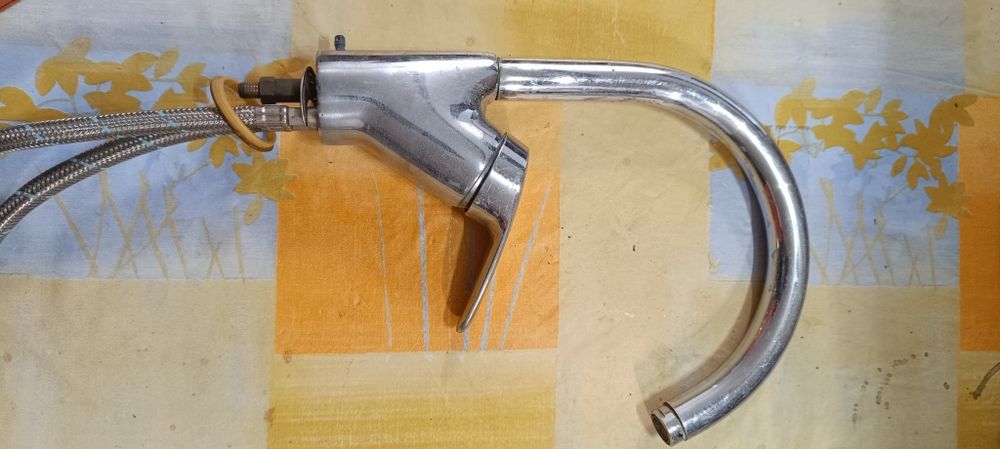 Torneira para cozinha, bidé e lavatório de loiça