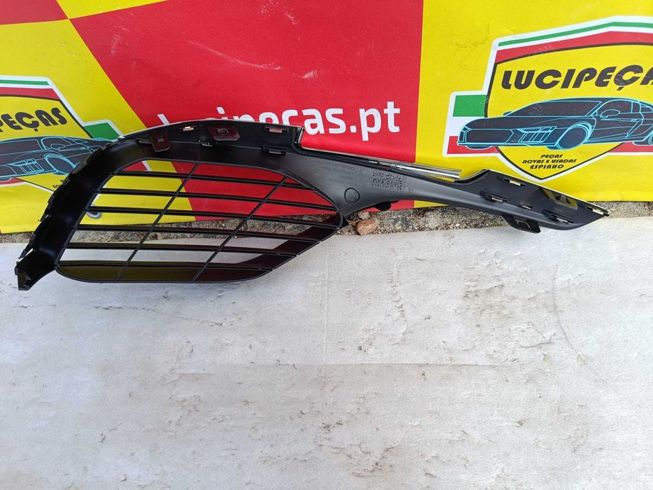 Grelha do para choque PEUGEOT 308 II 13-