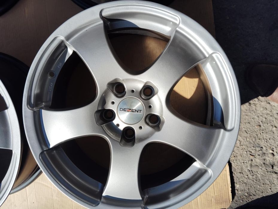 Dezent 5x114.3 17x7.5 Suzuki Kia Hunday Honda