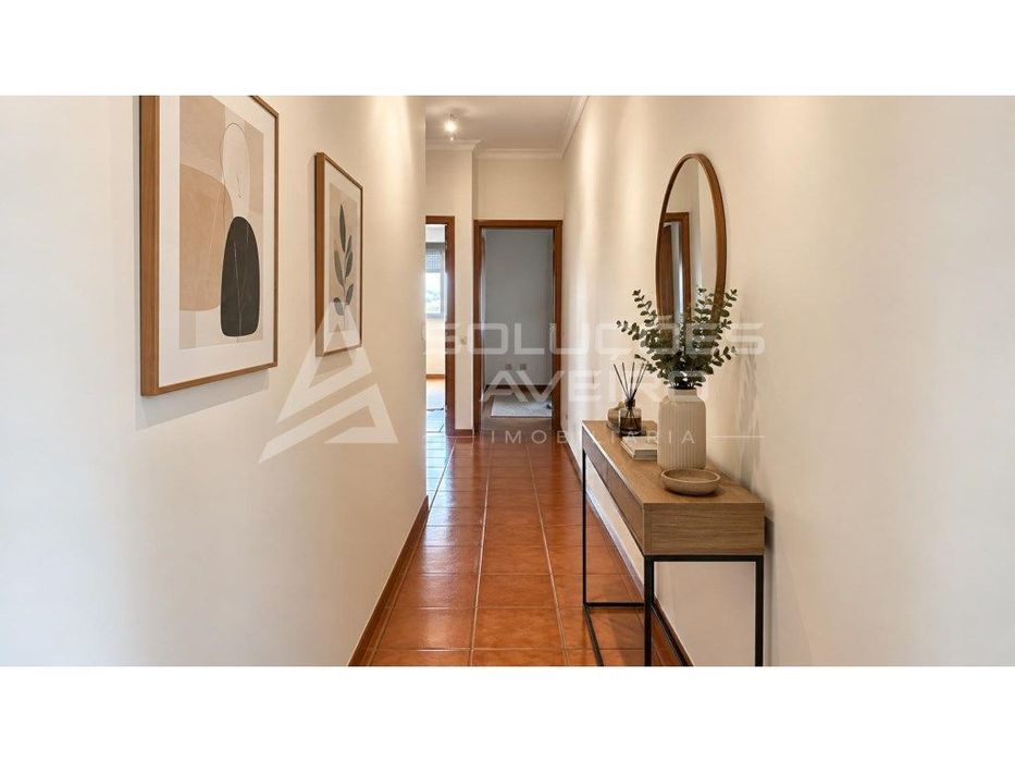 Apartamento T3 com terraço e garagem fechada a 5min das praias!