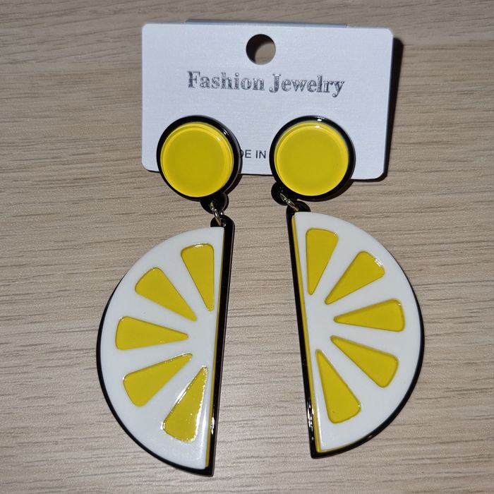 Kolczyki w kształcie plasterków cytryny