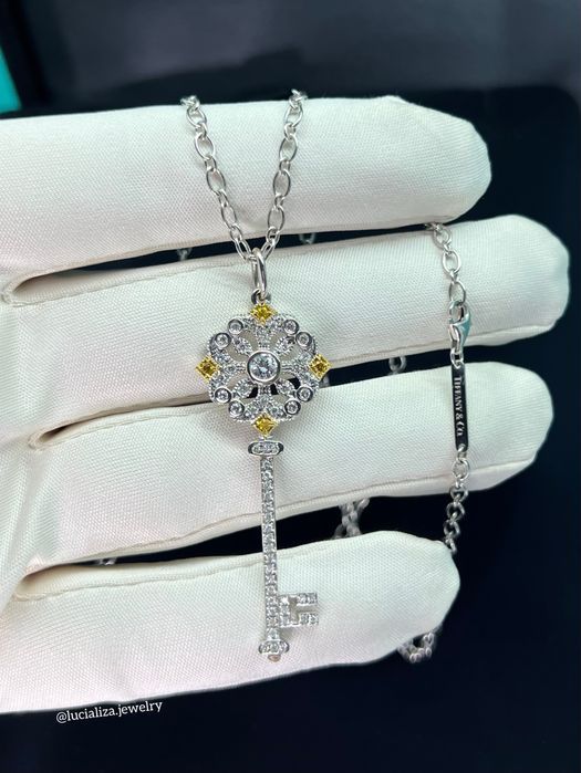 Золотое Колье ключ в стиле Tiffany с бриллиантами