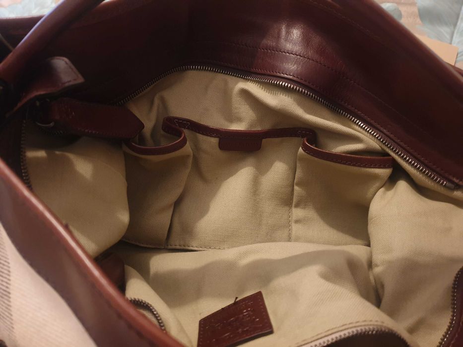 Mala Burberry praticamente nova