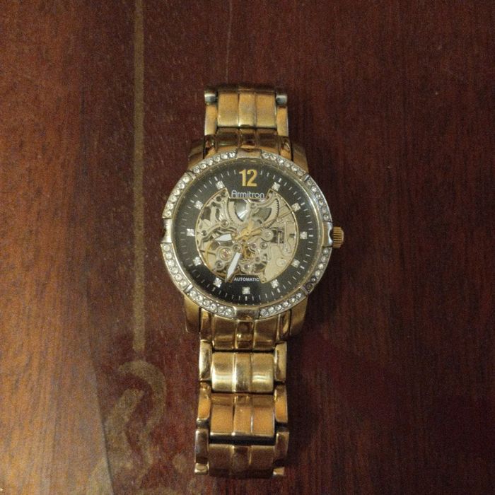 Продам часы скелетон