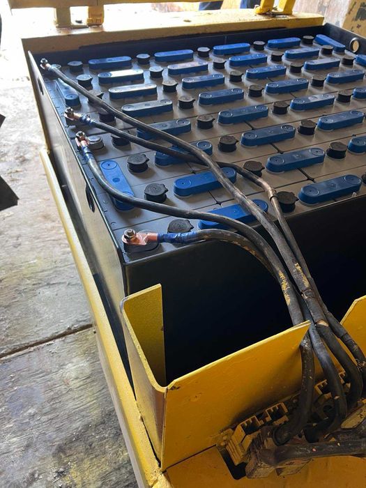 Електрокара після капремонту з новою тяговою акумуляторною батареєю