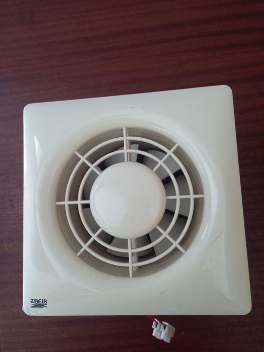 Ventoinha extratora de ar do banheiro