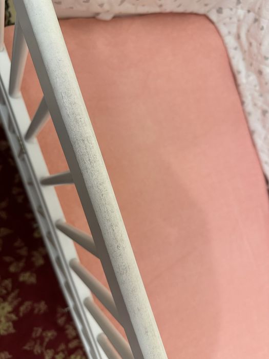 Дитяче ліжко.