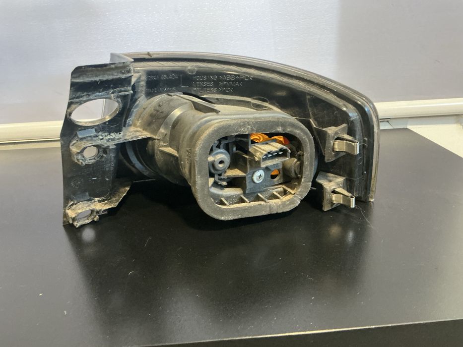 Farolim traseiro  esquerdo painel seat ibiza 6l ano 2003