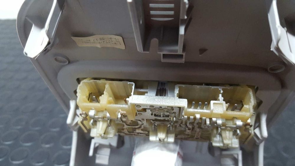 LUZ INTERIOR PEUGEOT 308 1.6 16V HDI FAP