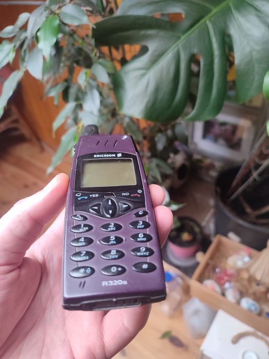 Раритетний телефон Ericsson R320s