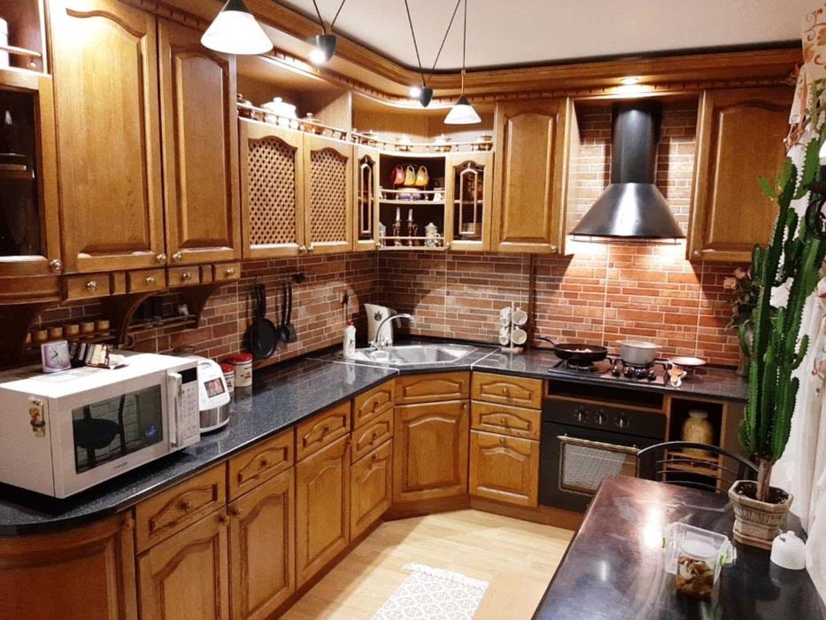 Трикімнатна квартира на Південно-Заході, хороший стан.