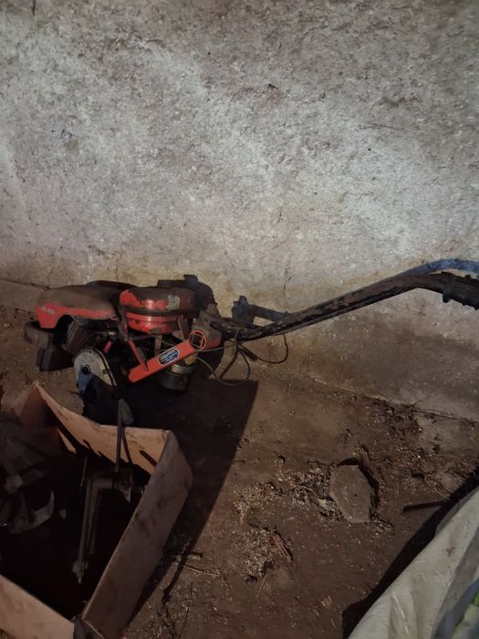 Moto enxada Benassi RT401 a gasolina de mistura para peças