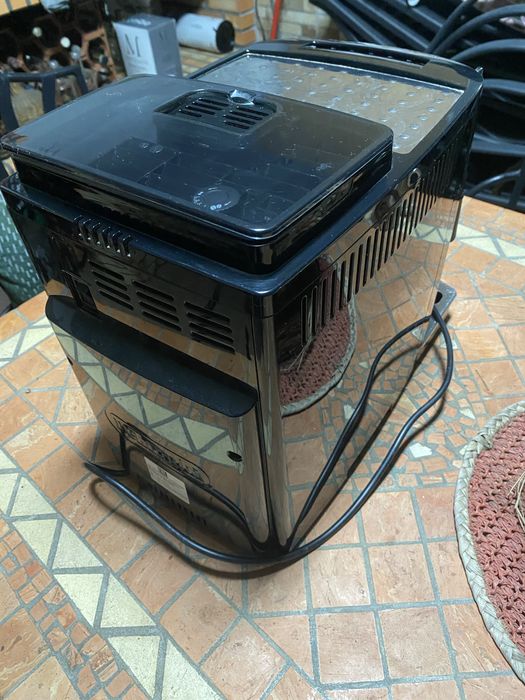 Máquina de café Delongui Magnifica S