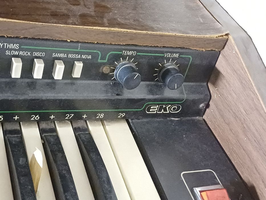 Piano panda 49 antigo