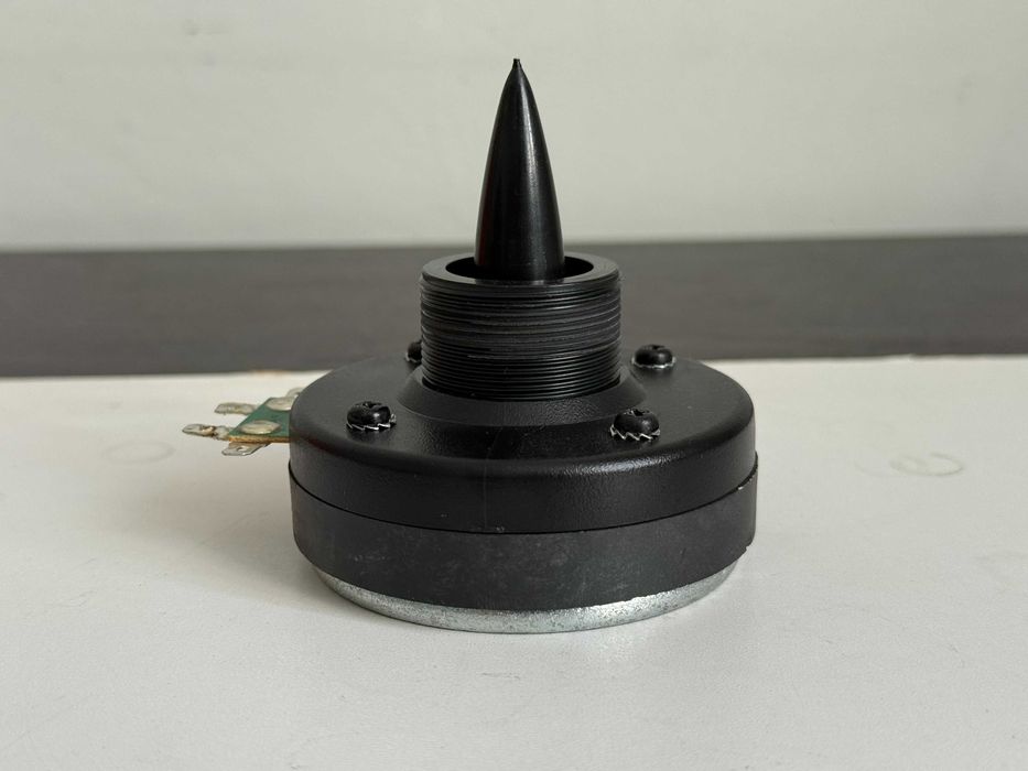 Behringer 25T80A8 вч драйвер,пищалка,8 Ом,80 Вт