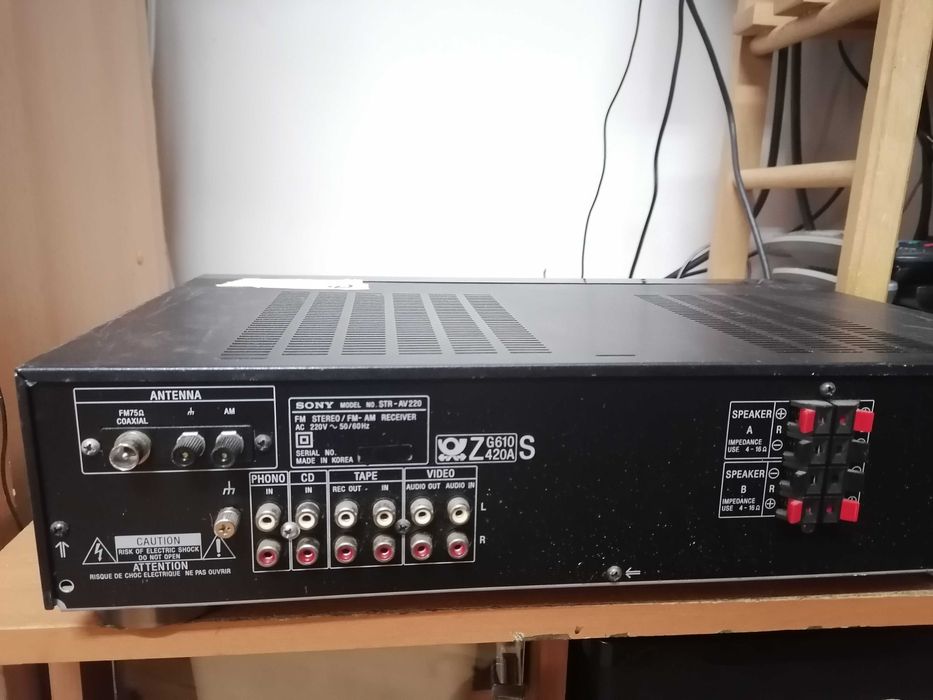Amplituner Sony STR-AV 220
