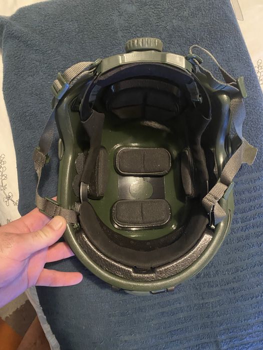 Продам новий шолом Fast Усташ 1.0 з кавером
