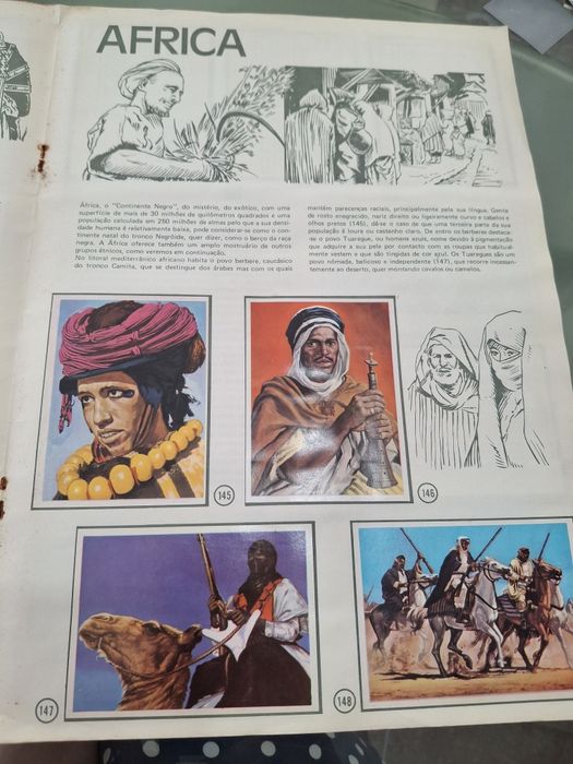 Caderneta de cromos completa com 295 cromos "Homens Raças e Costumes"  Edições Francisco Más de 1976
