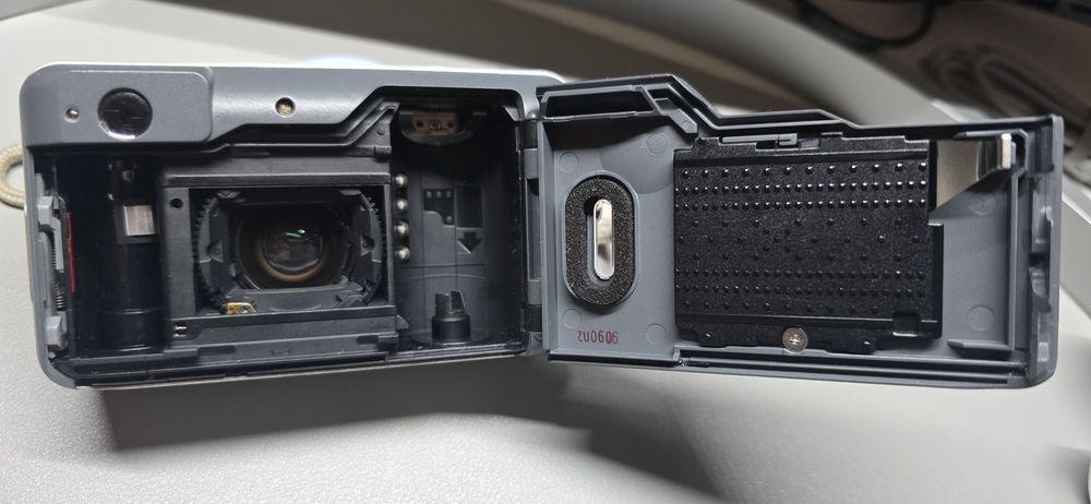 NEGOCIÁVEL- Máquina 35mm Canon 90U II Date