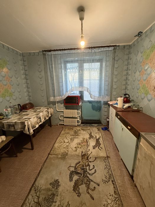 Продам 3-комн квартину на Тире, 3 этаж, не угловая