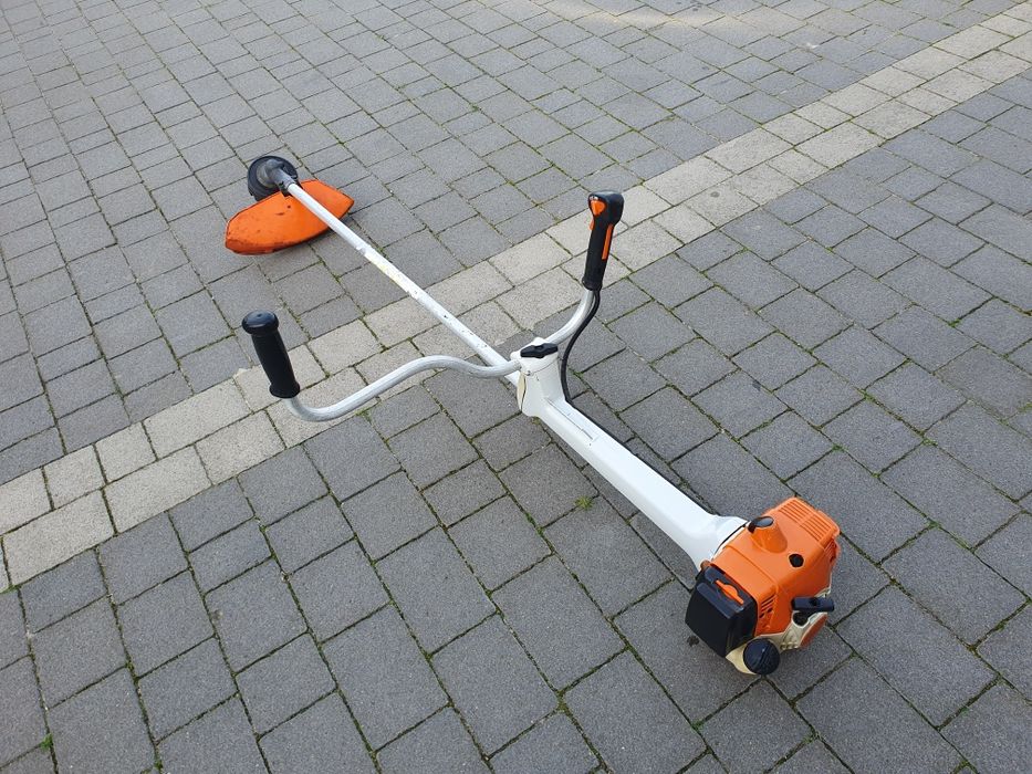 Kosa spalinowa Stihl fs 350. Moc 2.2km