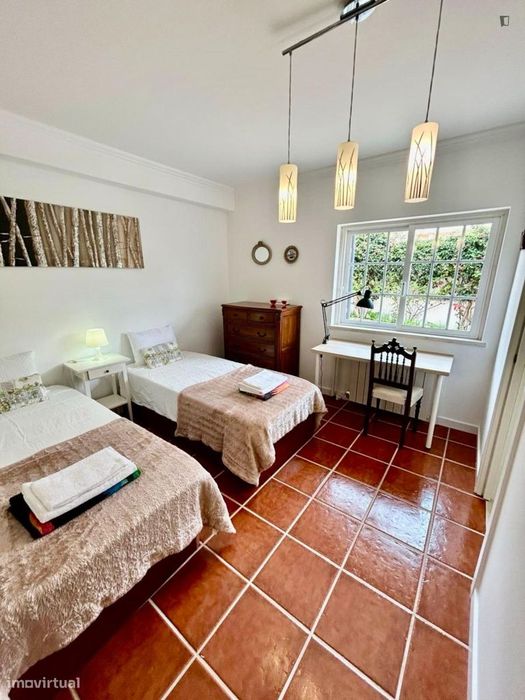 Quarto - localizado em Cascais Lisbon