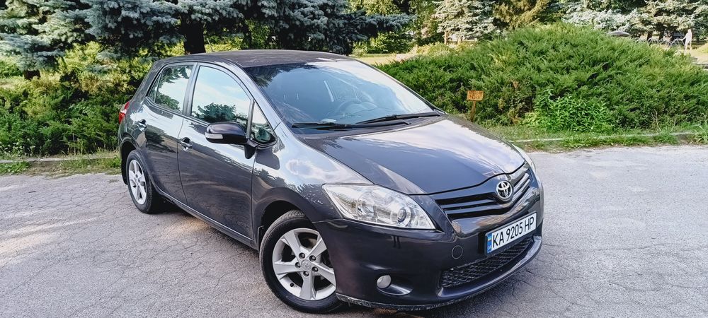 Оренда авто Toyota auris Автомат є в наявності, найкращі умови.